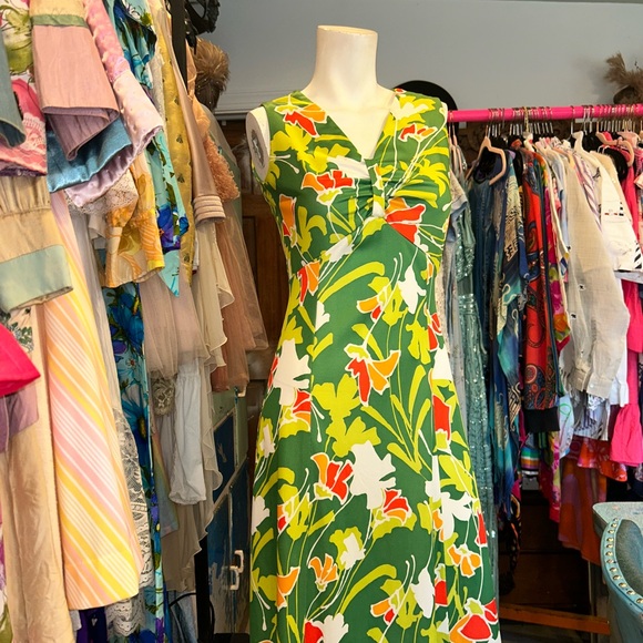 1970s Spring Green Floral - Picture 3 of 14